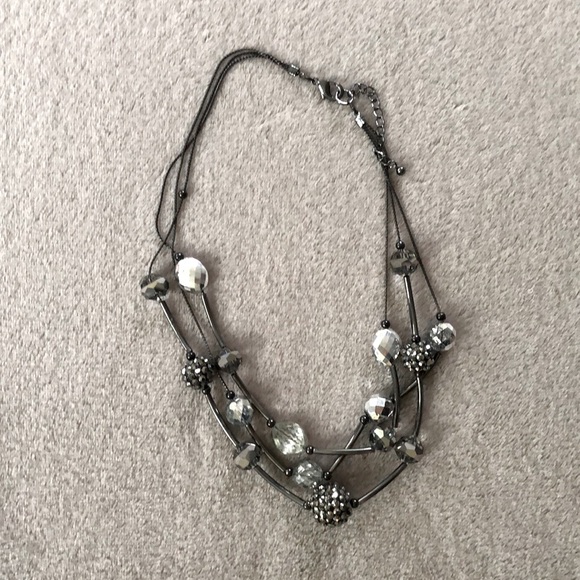 Beaded necklace. - Picture 1 of 3